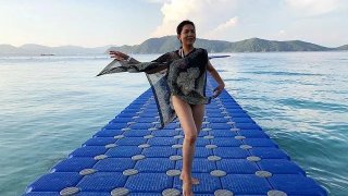 "ท็อป ดารณีนุช" อวดหุ่นแซ่บ ท้าทะเล "50 แล้วจะทำอะไรก็ได้"