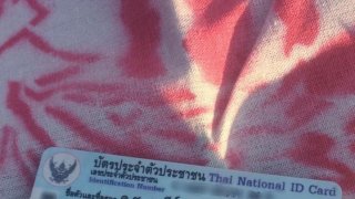 เกิดเหตุสลดยามเช้า หนุ่มน้อยกำลังขับรถไปโรงเรียน เกิดอุบัติเหตุ ถูกรถบรรทุกทับศีรษะ ดับสยองคาที่!!