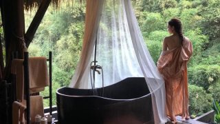 สดใสปนเซ็กซี่ &ldquo;แต้ว ณฐพร&rdquo; ขอโชว์แผ่นหลัง ท่ามกลางธรรมชาติ