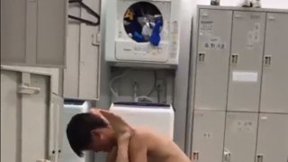 เล่นอะไรกันอะ!!! อย่าหยอกเล่นกันแบบนี้ฉันนั่งดูอยู่