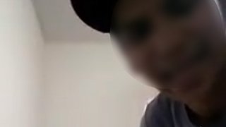 หนุ่มใจเย็น ยังกวาดห้องได้ ขณะแฟนที่เลิกกันได้ 1 วัน พาชายอื่นมานอนด้วย