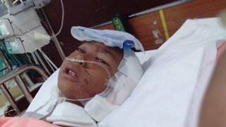 หมากัดเด็ก!! กลับกัน ถ้าเกิดน้องไม่ได้โดนกัดเกิดมีคนไปทำร้ายหรือวางยาเบื่อหมาจรฝูงนั้นเราจะเห็นคนดีมากมายถล่มด่าคนที่ทำร้ายหมาจรฝูงนั้น