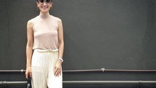 แม่มาเองส่องลุคสุดเซ็กซี่ แอน ทองประสม ผ่าหน้า เปิดหลัง อวดความขาว