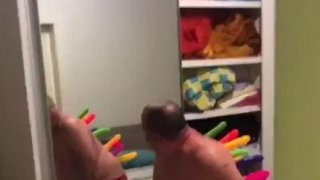 ชายบราซิลอึ้ง! ตื่นมากลางดึกพบกับดิลโด้นับสิบติดอยู่บนแผ่นหลัง (มีคลิป)