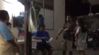 หนุ่มหึงโหดคว้ามีดแทงเมียไส้ไหล เหตุชอบคุยกับคนอื่นในโซเชียล