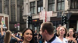 อั้ม เนโกะ เปลือยอก! เดินขบวนไพรด์พาเหรด ปลดปล่อยคนข้ามเพศ ที่โคโลญ ประเทศ​เยอรมันนี