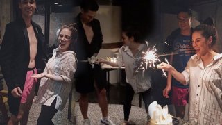 อยากได้ก็ลวงเอา!! "แมทธิว" หวานแบบเอ็กซ์ๆ เซอร์ไพรส์ภรรยา ผูกโบว์ที่เอว พร้อมซ่อนของขวัญซุกกางเกงใน!!