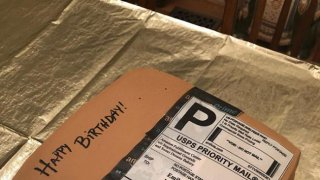 เมื่อสาวนักช๊อป(ออนไลน์) มีสามีสุดป่วน เค้กวันเกิดของเธอจึงต้องไม่ธรรมดา