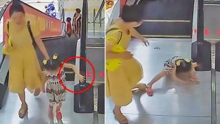 แม่ช็อก!!เด็กหญิง 5 ขวบหวิดแขนขาด จับราวบันไดเลื่อน &ldquo;แน่นเกิน&rdquo; ถูกดูดติดแหงก