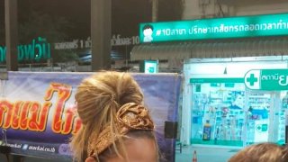 เป็นปลื้ม!! จอห์น เลเจนด์ นักร้องระดับโลก เขยโคราชควง คริสซี่ ทีเกนกลับบ้านเกิดภรรยา