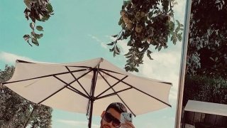 ชะนีหลบไป...ชายไม่แท้จะเดิน