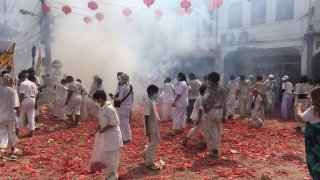 ศาลเจ้าตะกั่วป่า แห่พระรอบเมืองจุดประทัดกว่า 5 ล้านนัด (มีคลิป)