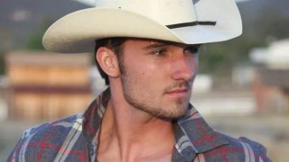 หล่อใจละลาย ผู้ชายมาดเซอร์ ตาหวานฉ่ำ Luke Wilder