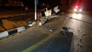 อุบัติเหตุรถกระบะเสียหลักพลิกคว่ำหน้าทางเข้าหมู่บ้านนาโพธิ์