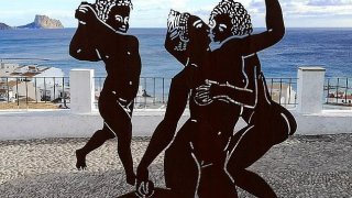 ชาวเมืองไม่ปลื้มหนักมาก หลังมีการจัดงานศิลปะเชิงกิจกรรมทางเพศบนชายหาดยอดนิยม