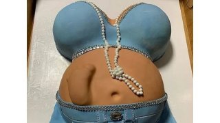 ว่าที่คุณแม่ถึงกับพูดไม่ออก! หลังจัดงานปาร์ตี้ที่มีเค้กแปลกๆ หลายคนบอกดูเหมือนสิ่งหยาบคาย