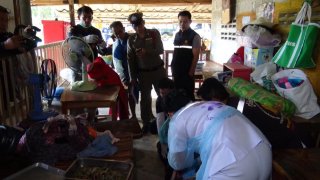 ปิดฉากรักสามเศร้า! หนุ่มใหญ่วัย 60 ปี จ่อยิงแฟนสาวรุ่นน้องพรุน 6 รู ดับคาที่