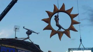 (Pool) Party งานเลี้ยง/งานสังสรรค์ (ริมสระน้ำ)