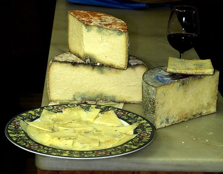 Spanish Cheese - ชีสที่ดีที่สุด 15 อันดับจากสเปน