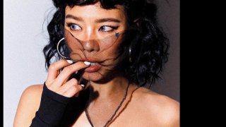 เกือบจำไม่ได้!! "คริส หอวัง" กับการถ่ายแบบสุดเซ็กซี่​