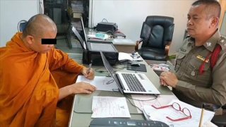 แจ้งจับเจ้าอาวาส ถ่ายคลิปใต้กระโปรงนักเรียน ม.4 อ้างฝึกจิต