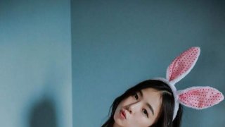 นางแบบชุดชั้นในทีกำลังมาแรง อีฮานีล สาวหน้าประถมนมมหาลัย