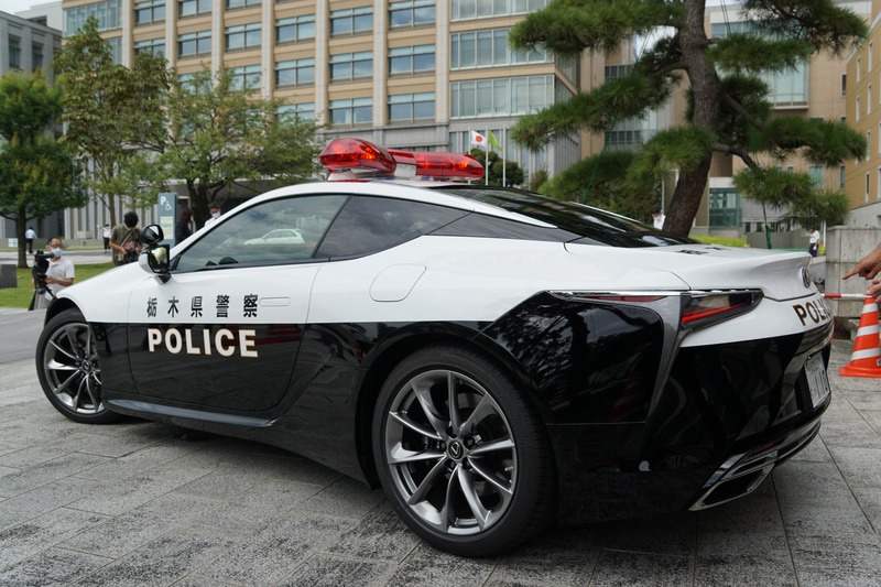 อลังการ!! กรมตำรวจญี่ปุ่นใช้รถหรูหราที่สุด จากการบริจาคจากคุณ Nakamura วัย 67 ปี