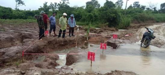 น้ำลด ระเบิดผุด จังหวัดพระตะบองพบกับระเบิดจำนวนมาก หลังน้ำท่วมลดลง