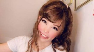 Belle Delphine จะขายถุงยางอนามัย ที่ใช้ในหนังโป๊ เรื่องแรกของเธอ