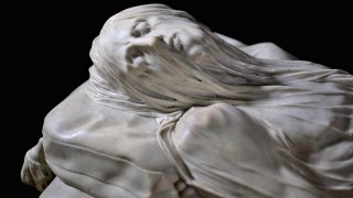 ประติมากรรมหินอ่อนที่ละเอียดอ่อนอย่างไม่น่าเชื่อที่ Cappella Sansevero