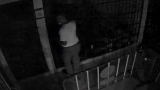 เปิดวงจรปิด!! สิบเวรห้องขัง ก่อเหตุอุกอาจ ข่มขืนสาวบนโรงพัก