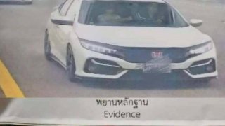 อย่าหาทำ!! ขับรถมือเดียวยังไง ให้คนมอง