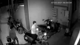 เดนสังคม! 2 หนุ่มกลัดมัน บุกหวังข่มขืนสาวในหอพัก