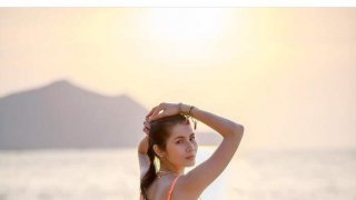 "แนท เกศริน" ถาม..มาทะเลมันร้อน งั้นมาอยู่กับเราไหม?