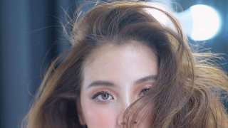 สวยจนจำแทบไม่ได้ ยอมแล้วจ้ากับภาพเซตนี้ของ #ใบเฟิร์นพิมพ์ชนก สายฝอมากกก สวย!