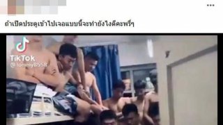 ถ้าเปิดประตูเข้าไปเจอแบบนี้ จะทำยังไงดีคะ?