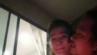 จับโป๊ะ พ่ออนาจารลูกสาว? โผล่คอมเม้นต์ ลั่น "เป็นพ่อจะทำไรก็ได้ คนนอกอย่าเสือก"