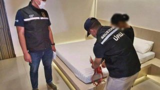 ล่อซื้อแม่เล้า!! พาเด็ก 16 ค้ากาม คาม่านรูด