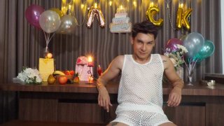 ไหวไหม! ไฮแจ็ค จัดปาร์ตี้วันเกิด ใส่ กกน เป่าเทียน หรือเปล่า