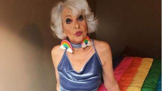 ทายสิอายุเท่าไหร่ !! แฟชั่นคุณยายปังปุริเย้ อายุเป็นเพียงตัวเลขสำหรับเธอ