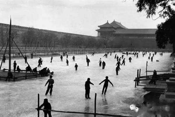 17 ภาพ ประเทศจีนในปี 1957 ถ่ายโดย Marc Riboud ช่างภาพชาวฝรั่งเศส