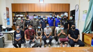 บุกจับวงไพ่ ฝ่าฝืนคำสั่งคณะกรรมการโรคติดต่อจังหวัด