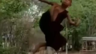 เณรพม่าเล่นตะกร้อขั้นเทพ..แต่ช้างน้อยโผล่ทั้งพวง