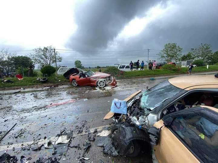 อุบัติเหตุ เก๋งBMW Z4 ชนกับรถเก๋ง ซูซูกิ สวิฟ มีผู้เสียชีวิต 2 ราย