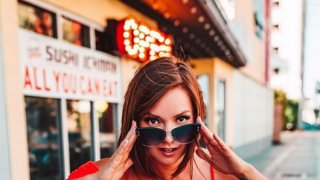 เป๊ะปังสุดๆ "นิโคล มิตเชลล์" จากแม่ชี สู่นักเต้นเปลื้องผ้า