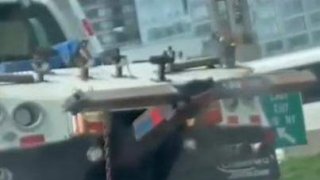 หนุ่มสาว เย็บกันกลางถนน ที่เมือง New York (มีคลิป)