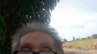 ลุงยังเฟี้ยว ลิปซิ้งเพลงดัง "พี่ไม่มีสวนลองกอง มีแต่โหลยาดอง "