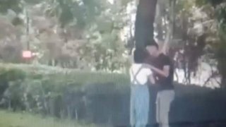 หนุ่มโมโหจัด ถูกขัดจังหวะจู๋จี๋ สุดท้ายเละ