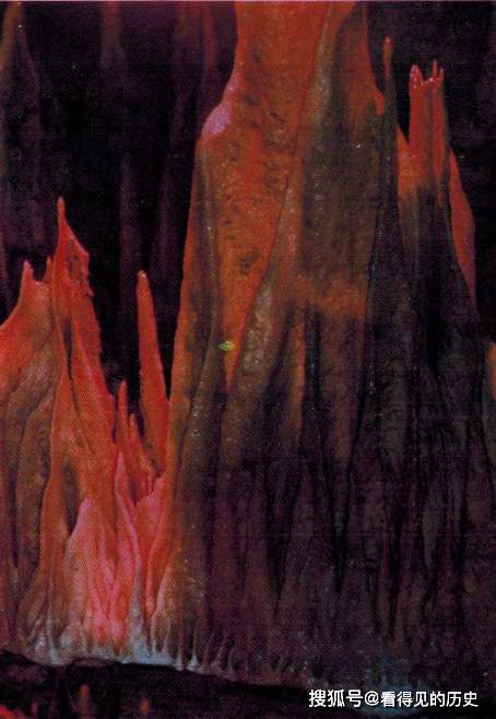 ถ้ำหวงหลงในจางเจียเจี้ย หูหนาน ค.ศ. 1986 ถ้ำท่องเที่ยวที่สวยที่สุดในจีน