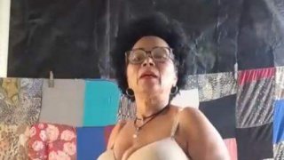 ยายสุดปัง ขายชุดชั้นใน เต้นยั่วโชว์ ทำ TIKTOK แทบแตก!!